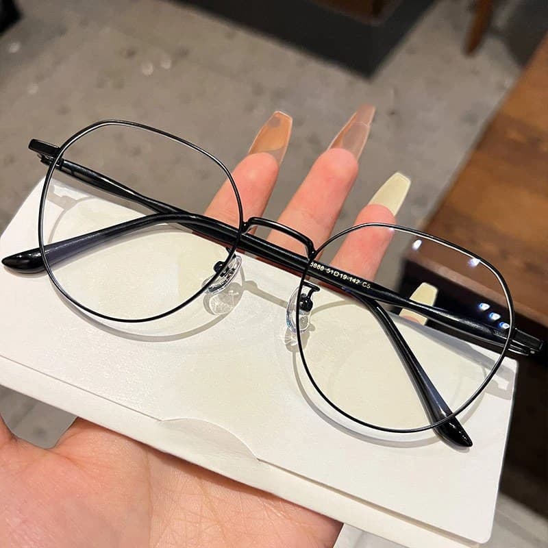 lunettes-noires-et-argentees