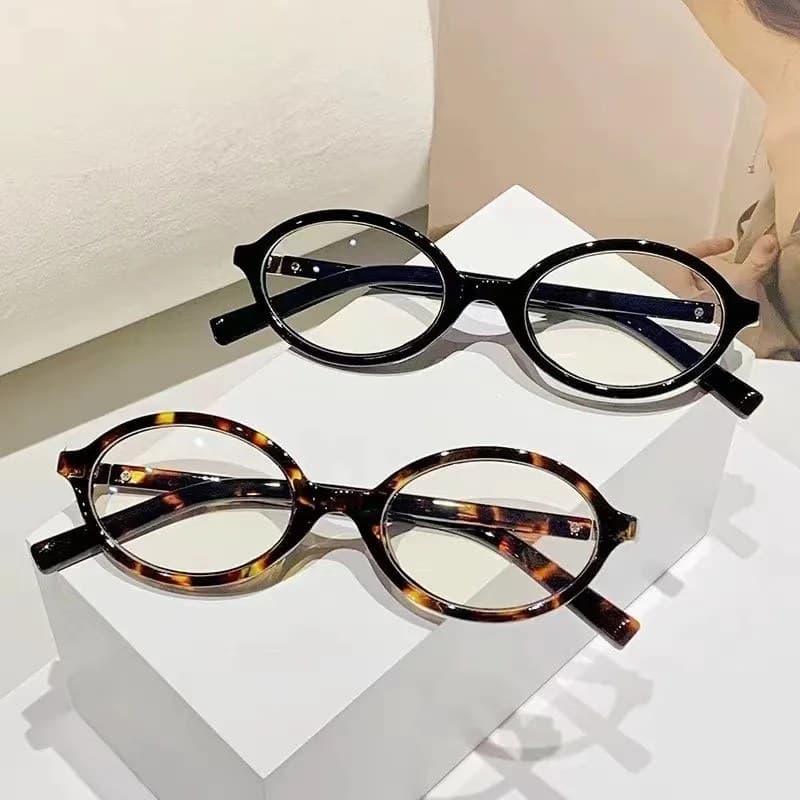 paires-de-lunettes-estilees